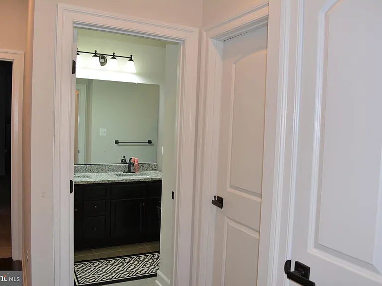 847 Stonecliffe Rd — Photo 9