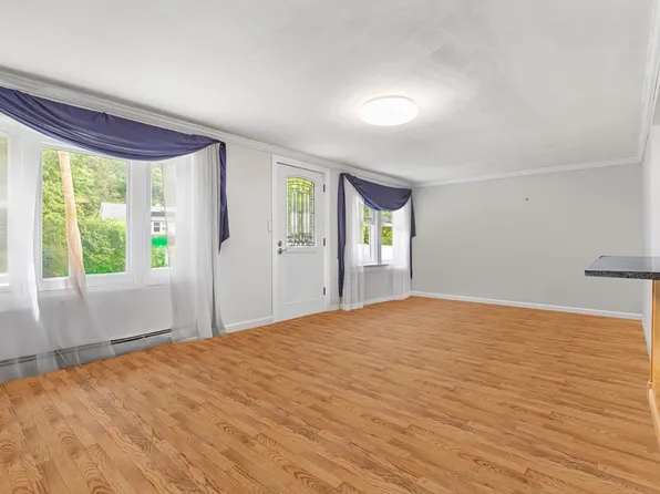 6 King Ter, Leicester, MA 01524