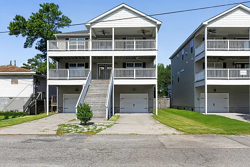 9609 Bay St #19 Photo 1