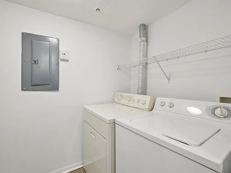 Somerset Place Apartments — Photo 60