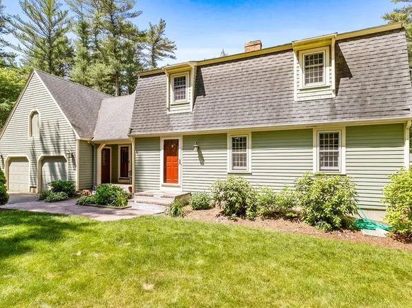35 S Kingman St, Lakeville, MA 02347