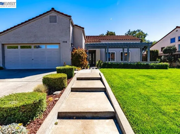 406 Stanford St, Vacaville, CA 95687