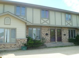 865 N 11th St, Dekalb, IL 60115