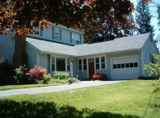 30 Harlow Dr, Amherst, MA 01002