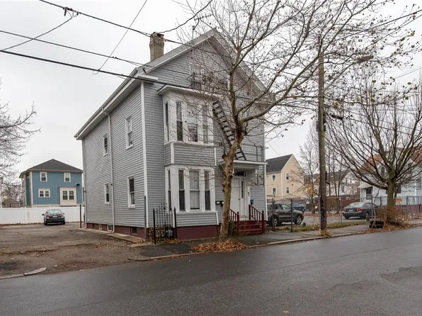 88 Ford St, Providence, RI 02907