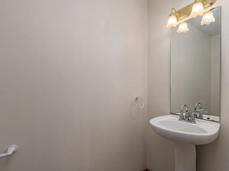 637 S Aspen Ct — Photo 11