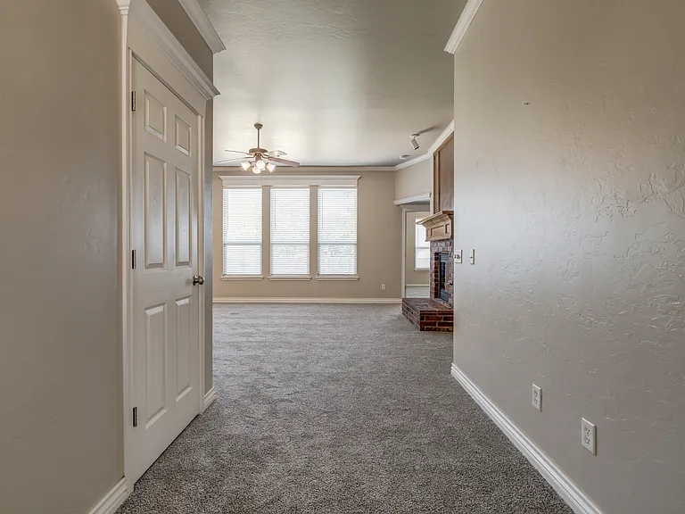 16024 Okalee Ln — Photo 24