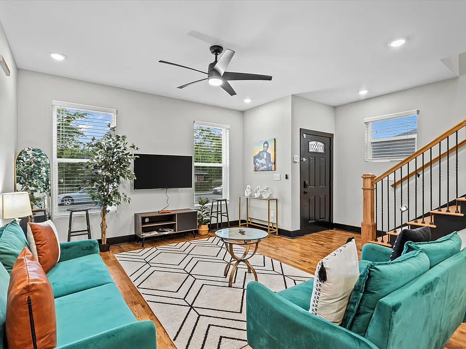 84 Green St