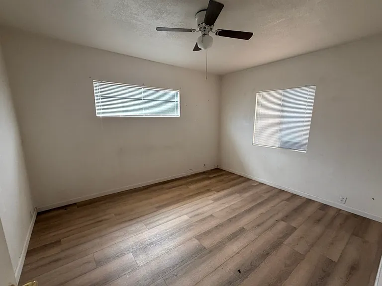 211 S Desoto St — Photo 11