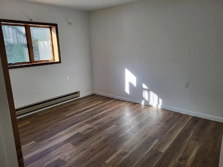 110 W Graf St — Photo 11