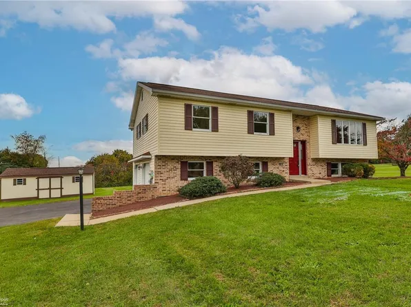 4816 Lisa Dr N, Schnecksville, PA 18078