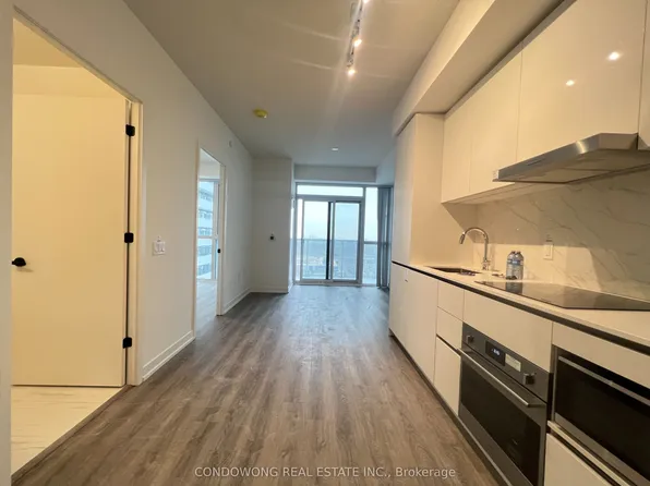 8 Interchange Way, Vaughan, ON