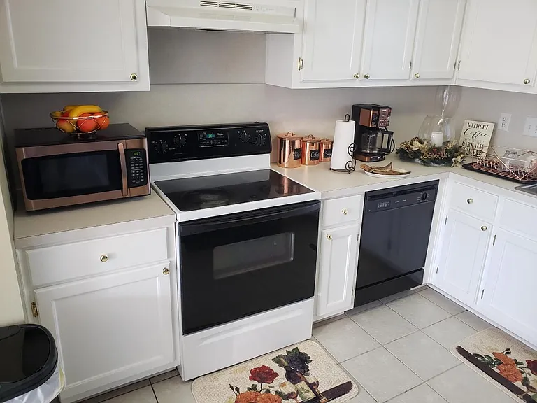 1113 Stafford Dr — Photo 8