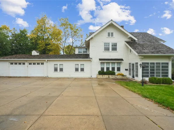 517 Knollwood Dr SE, Cedar Rapids, IA 52403