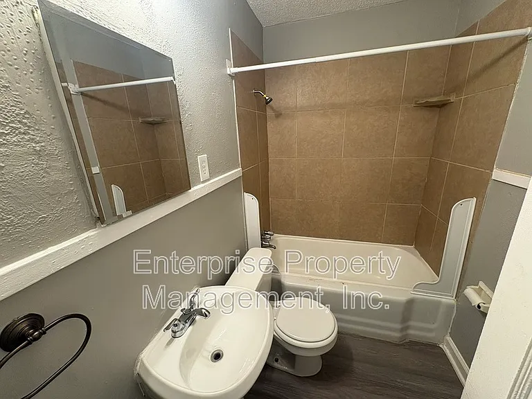 2083 Charleston Rd — Photo 15