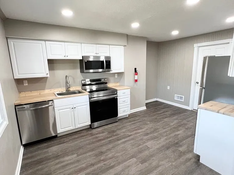 1328 Diana St — Photo 11