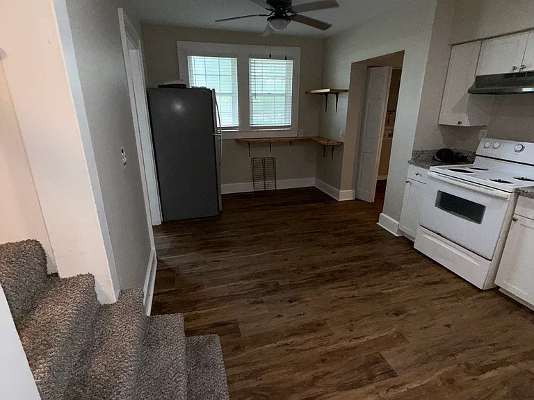 528 Newton Ave — Photo 12