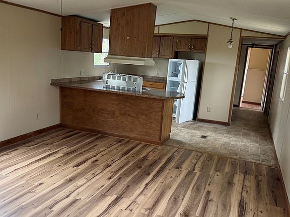 5th image of 303 Flatridge Rd