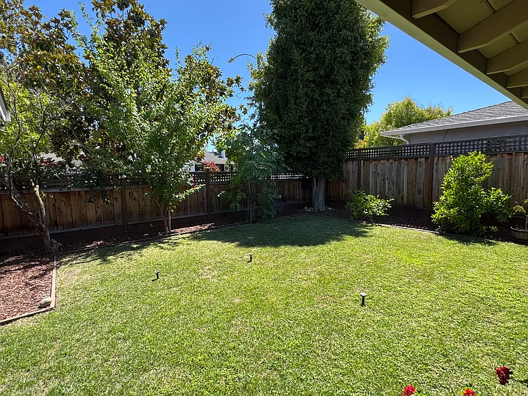 751 Verdi Dr — Photo 3