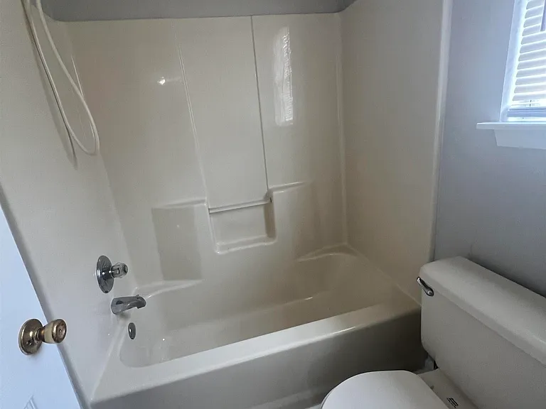 215 Haverhill Cir — Photo 16