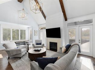 7874 Howe Cir, Prairie Village, KS 66208