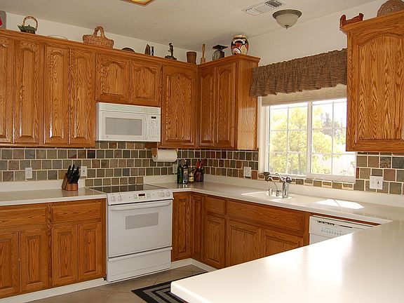 LIGHT BRIGHT OPEN KITCHEN