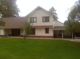 2901 Skylark Dr, Overgaard, AZ 85933