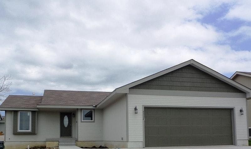 1st image of 4312 SE Whiteoak Ln