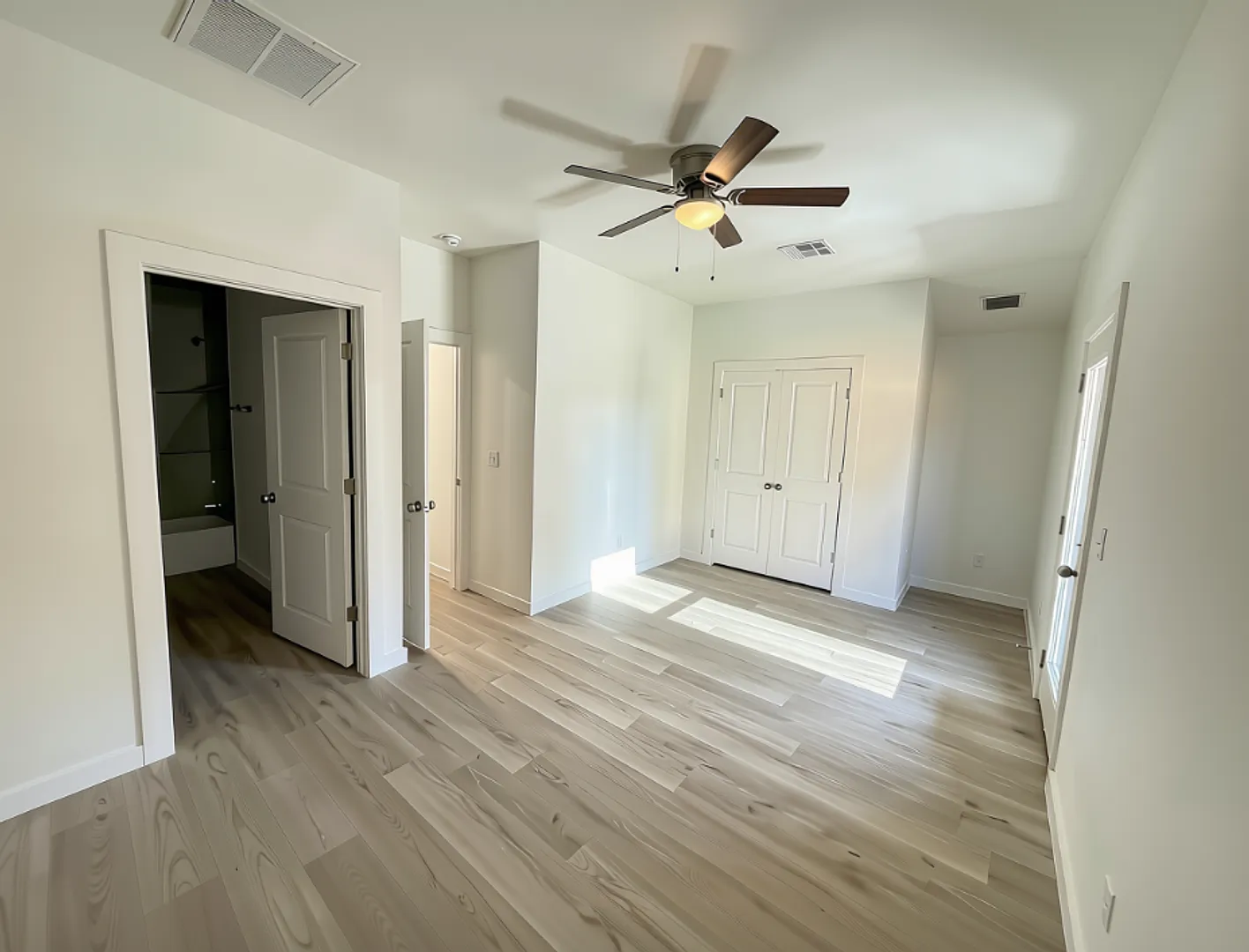 324 NW 122nd St — Photo 3
