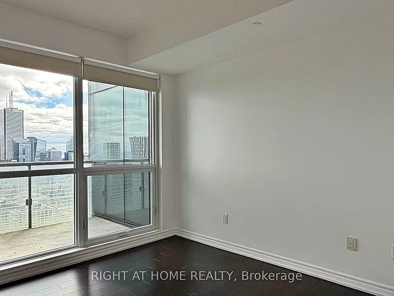 386 Yonge St #4207 — Photo 17
