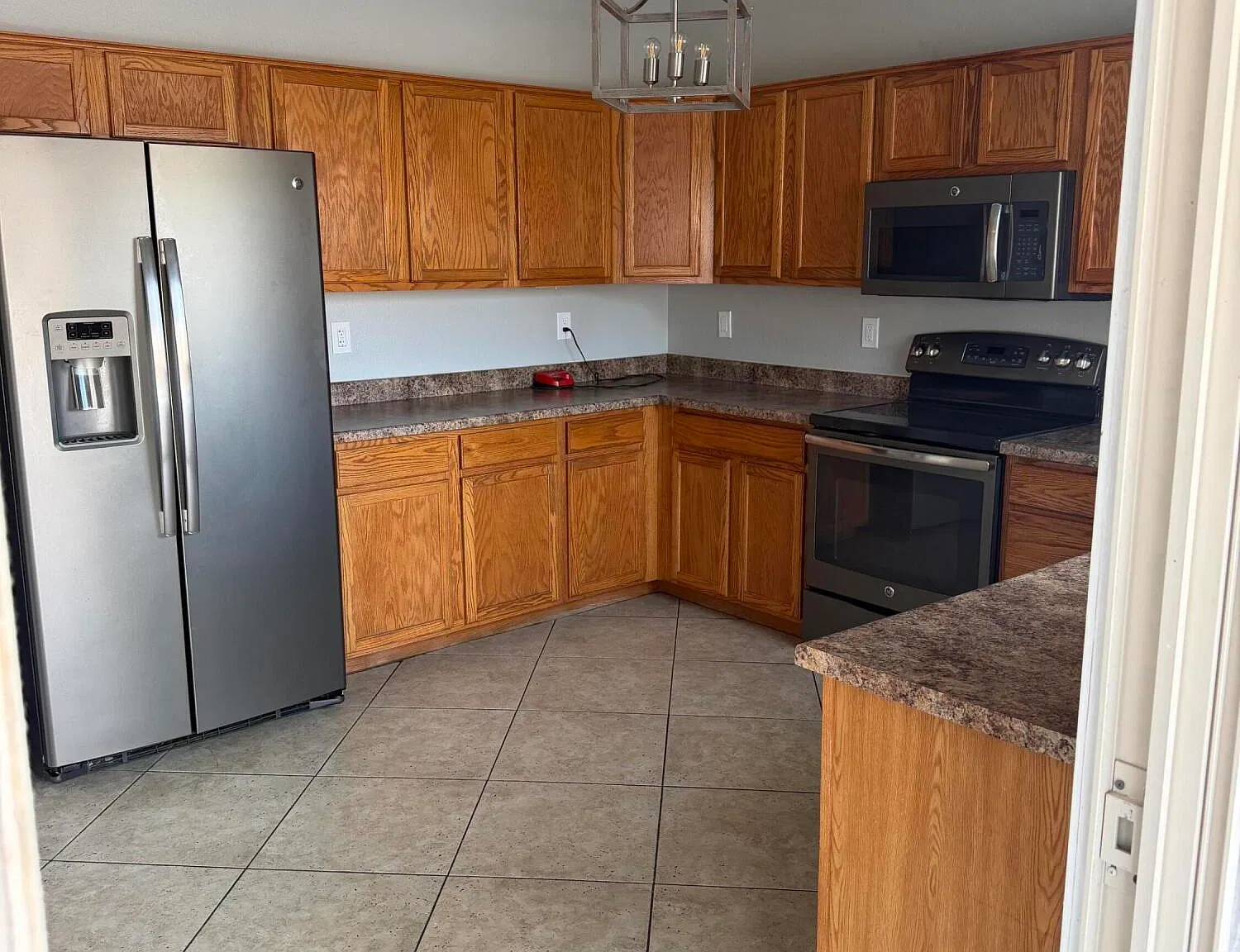 3 bed, 2.0 bath, 1753 sqft, $2,150 — Photo 3