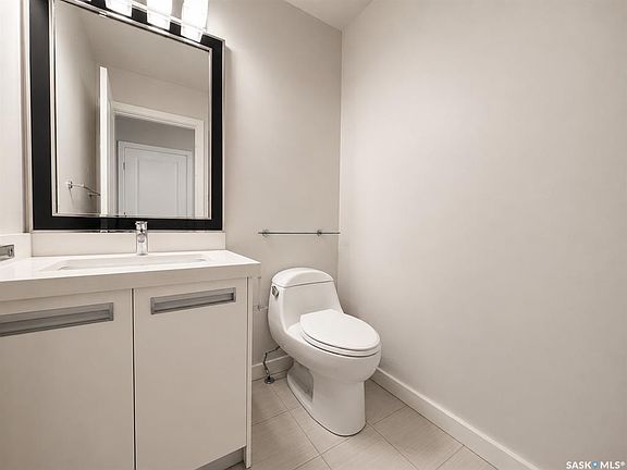 3rd image of UNIT 405-455 Rempel LANE