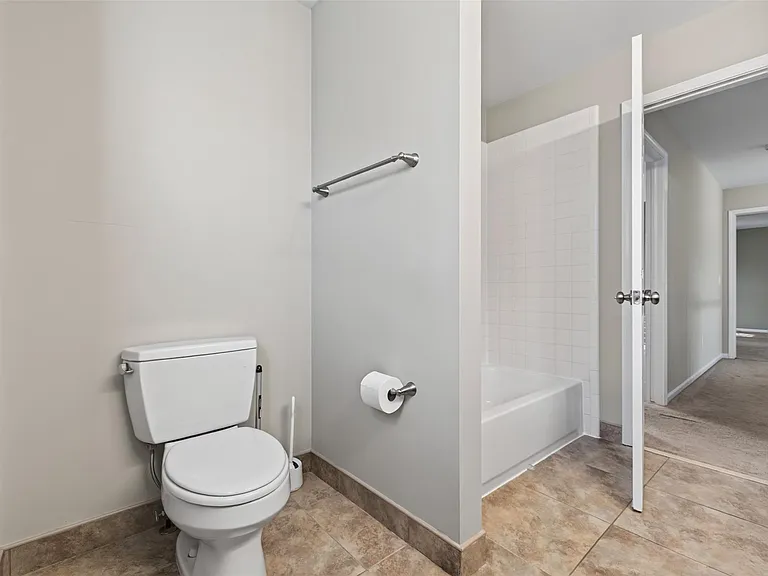 699 Bay Pointe Dr — Photo 27
