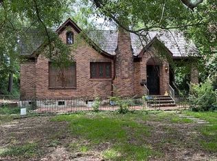 310 E College St, Clinton, MS 39056