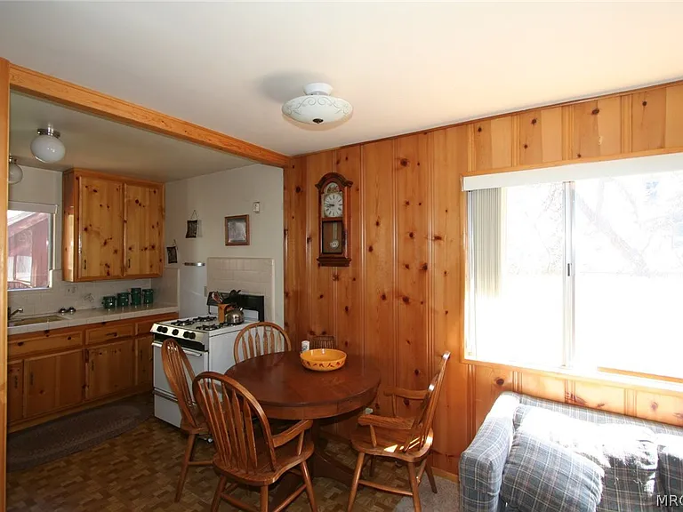 457 Cedar Ln — Photo 5