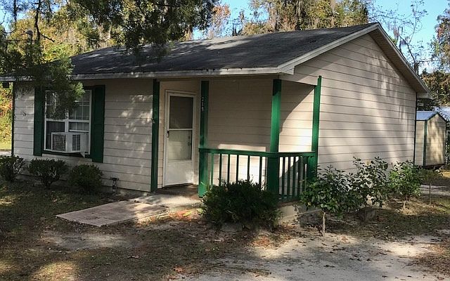 1st image of 219 NW Jacquez Pl