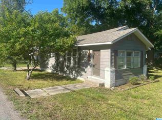 106 E Crest Rd, Bessemer, AL 35023