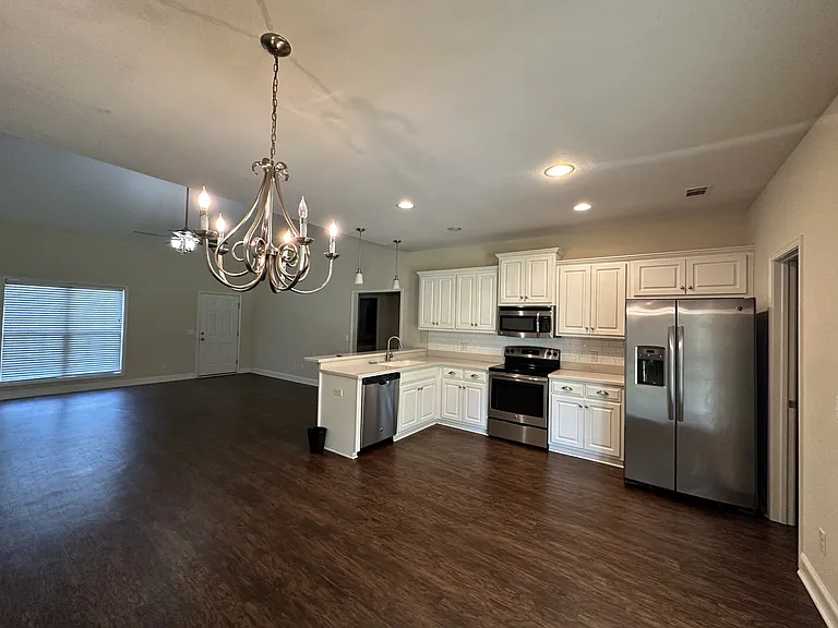 441 Serenity Ave — Photo 2