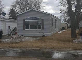 905 Western Park Vlg SE, Jamestown, ND 58401