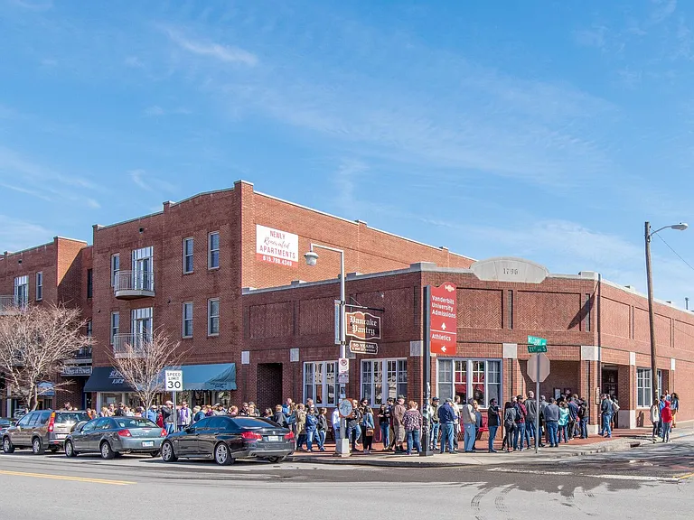 2121 Fairfax Ave #18 — Photo 9