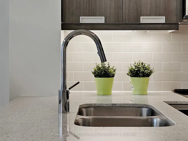 35 Watergarden Dr #615 — Photo 17