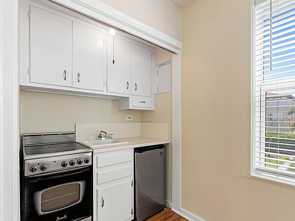 5th image of 90 SE 5th Ave APT 4