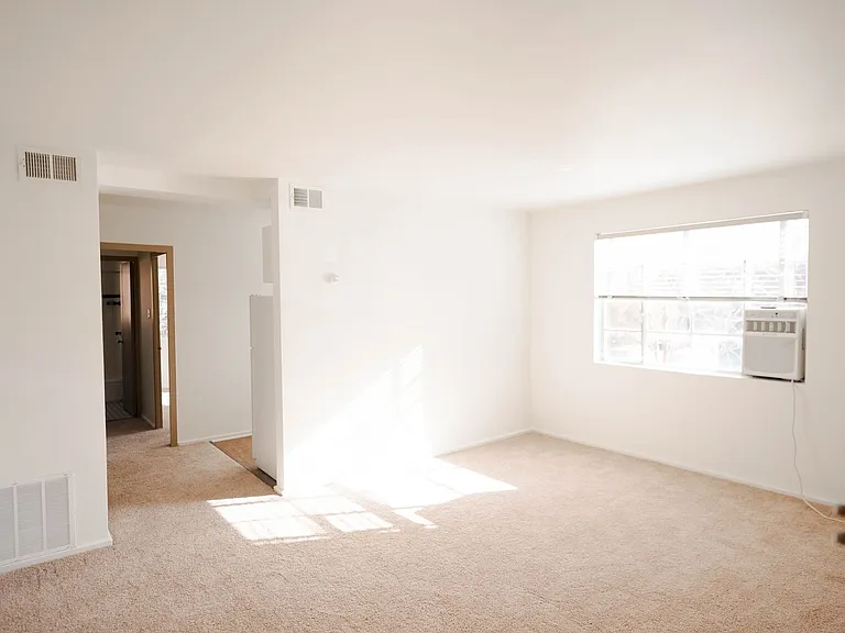 Clifton Woods Apartments — Photo 17
