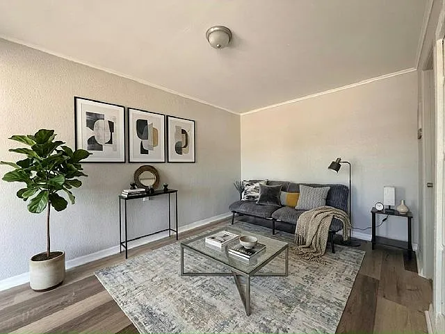 1 bed, 1.0 bath, 400 sqft, $1,050 — Photo 1