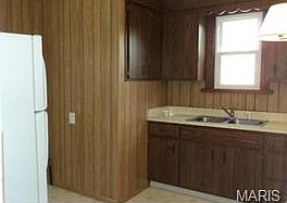 2nd image of 907 Pardella Ave