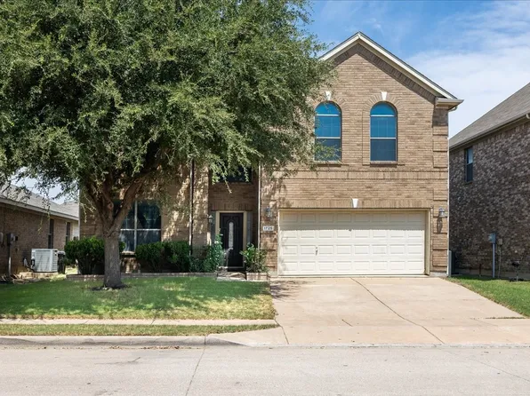 1725 Birds Eye Rd, Fort Worth, TX 76177