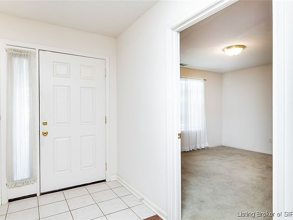 5th image of 106 Royal Court