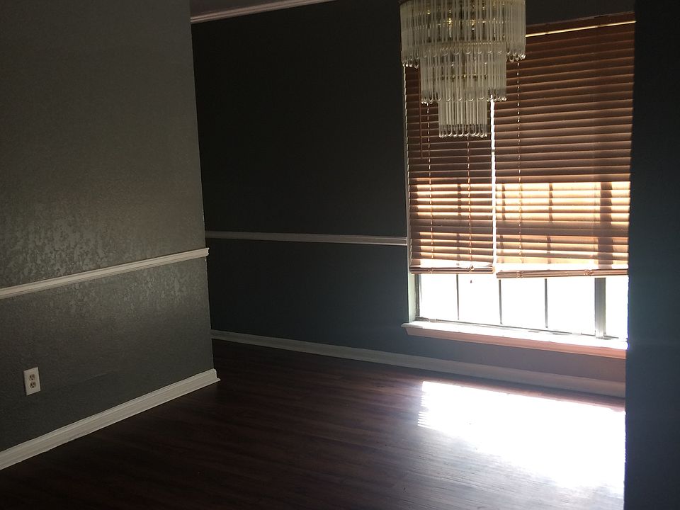 Formal dining