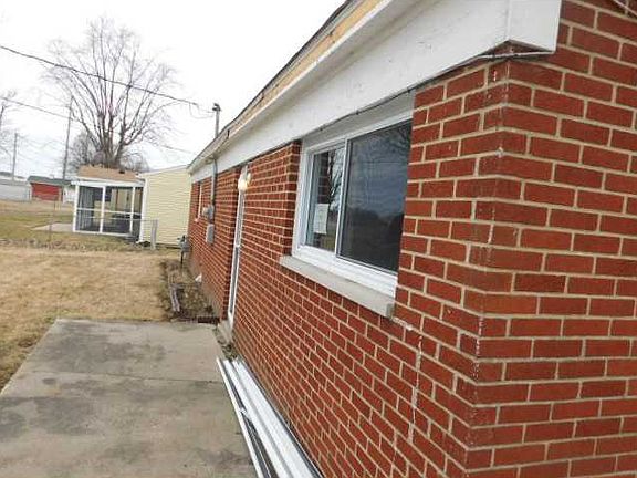 3rd image of 414 Brentwood Ave