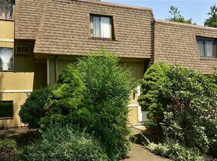 57 Suffield Meadow Dr UNIT 57, Suffield, CT 06078